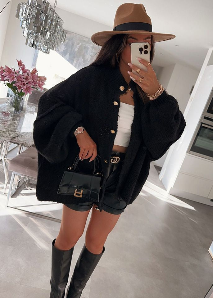 Elora – Cardigan lavorato a maglia con bottoni oversize sul davanti