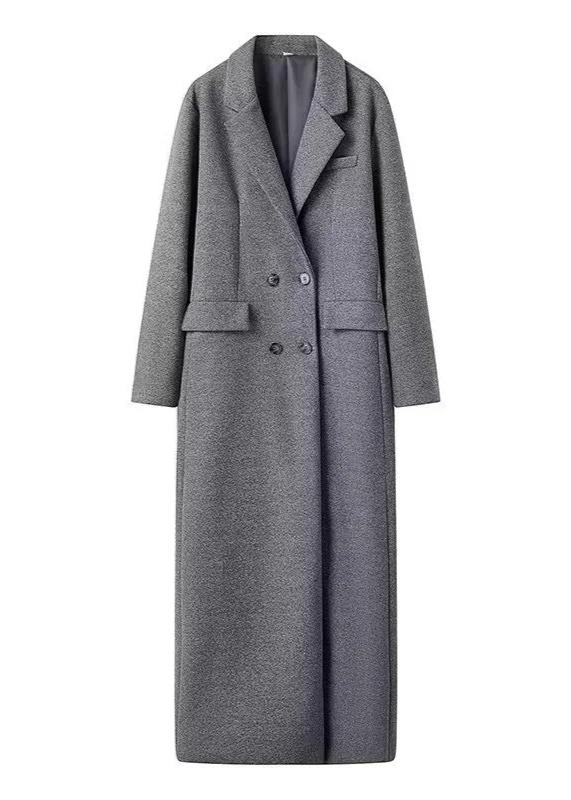 Manteau long en laine boutonné intemporel