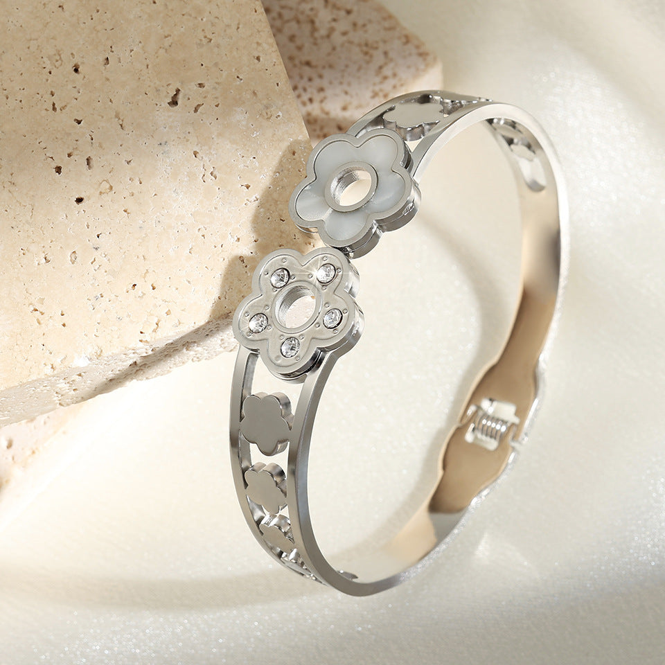 Pulsera Elegancia Floreciente