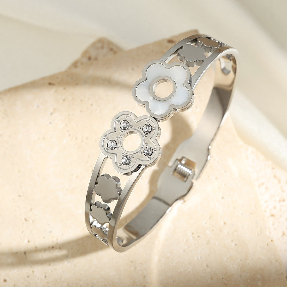 Pulsera Elegancia Floreciente