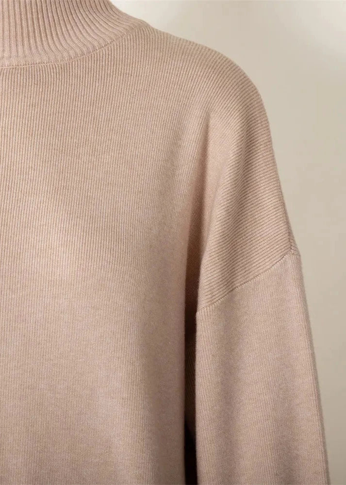 Conjunto de dos piezas de punto con dobladillo irregular