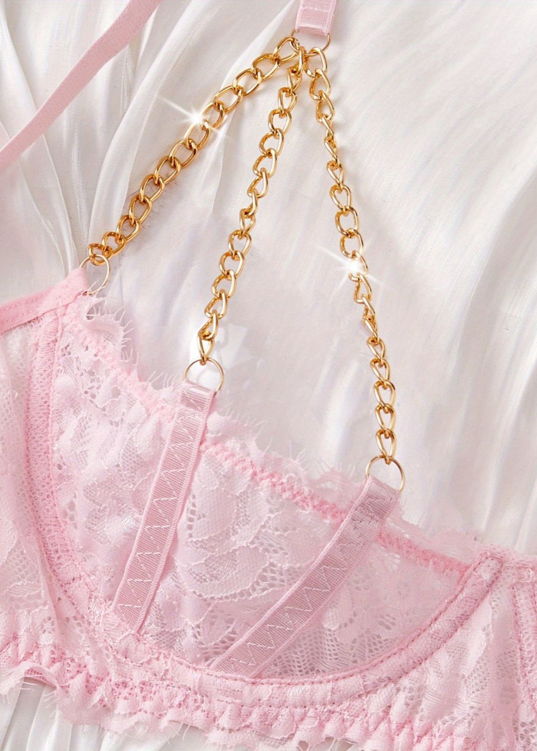 Conjunto de lencería de encaje con detalle de cadena y rubor – Conjunto de sujetador y tanga rosa para mujer