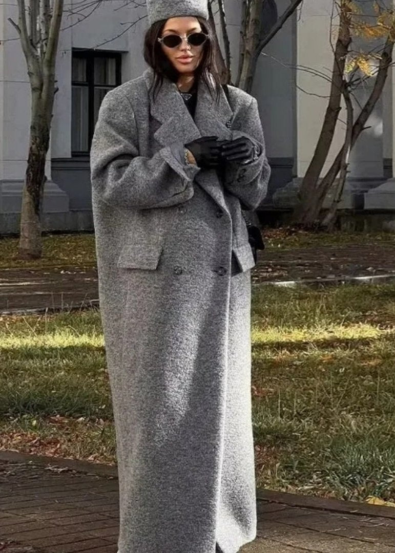 Manteau long en laine boutonné intemporel