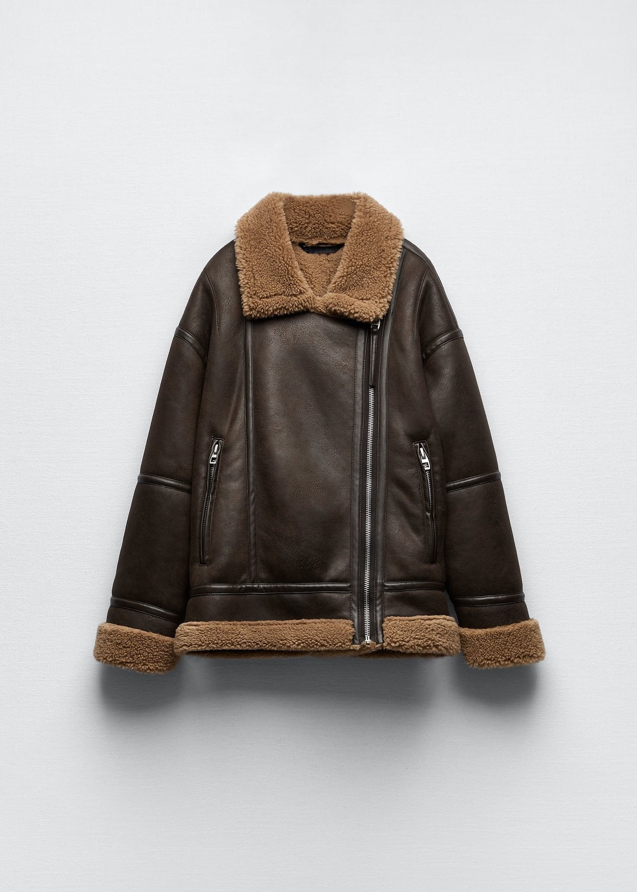 Chaqueta aviador con solapa y ribete de piel de cordero