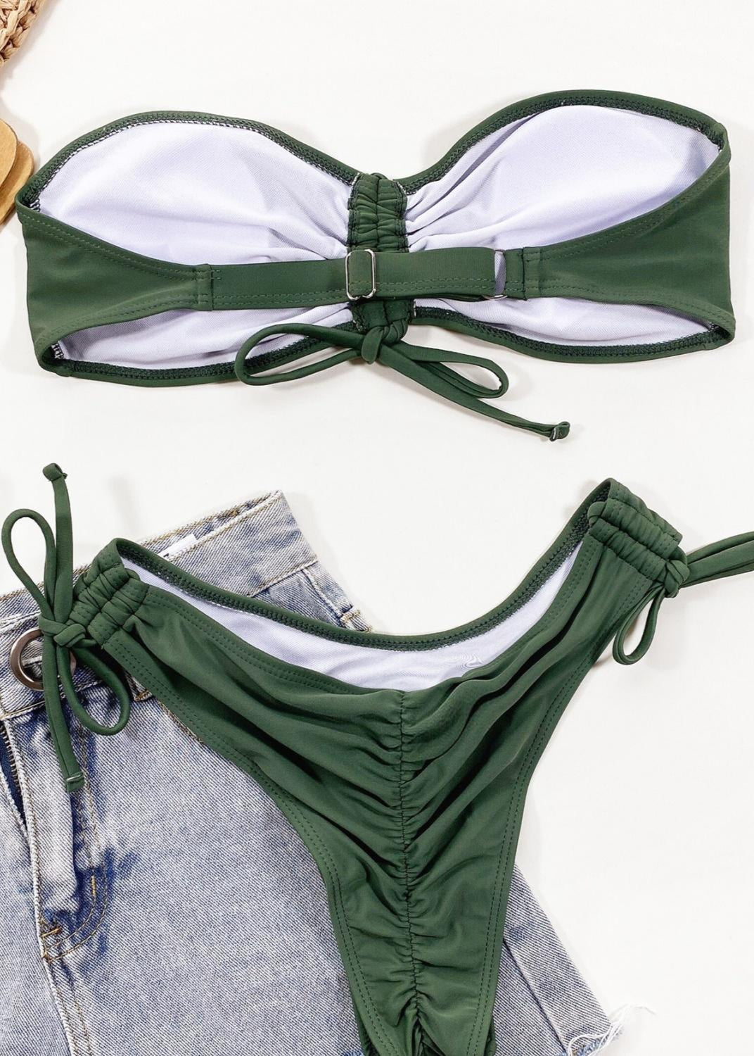 Sierra Dune - Bikini Bandeau Oliva con Parte Inferior Fruncida y Lazo