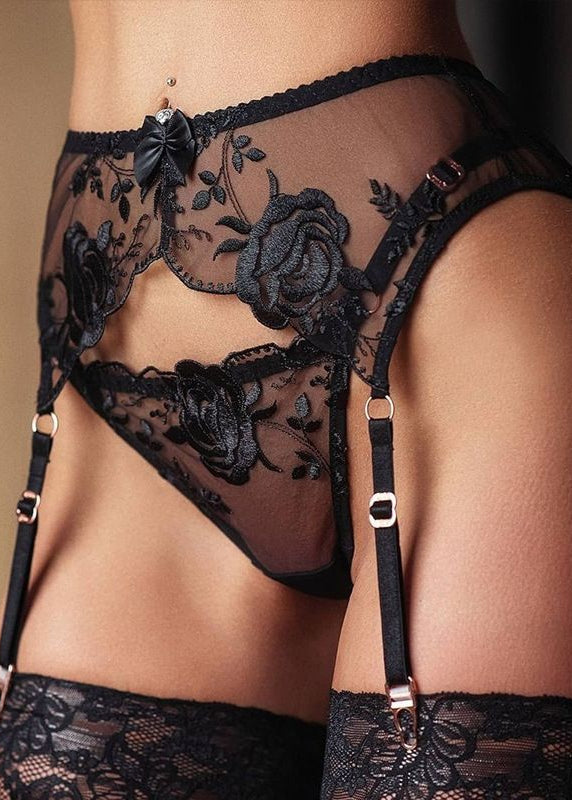 Set di lingerie in pizzo Rosa di Mezzanotte con reggicalze