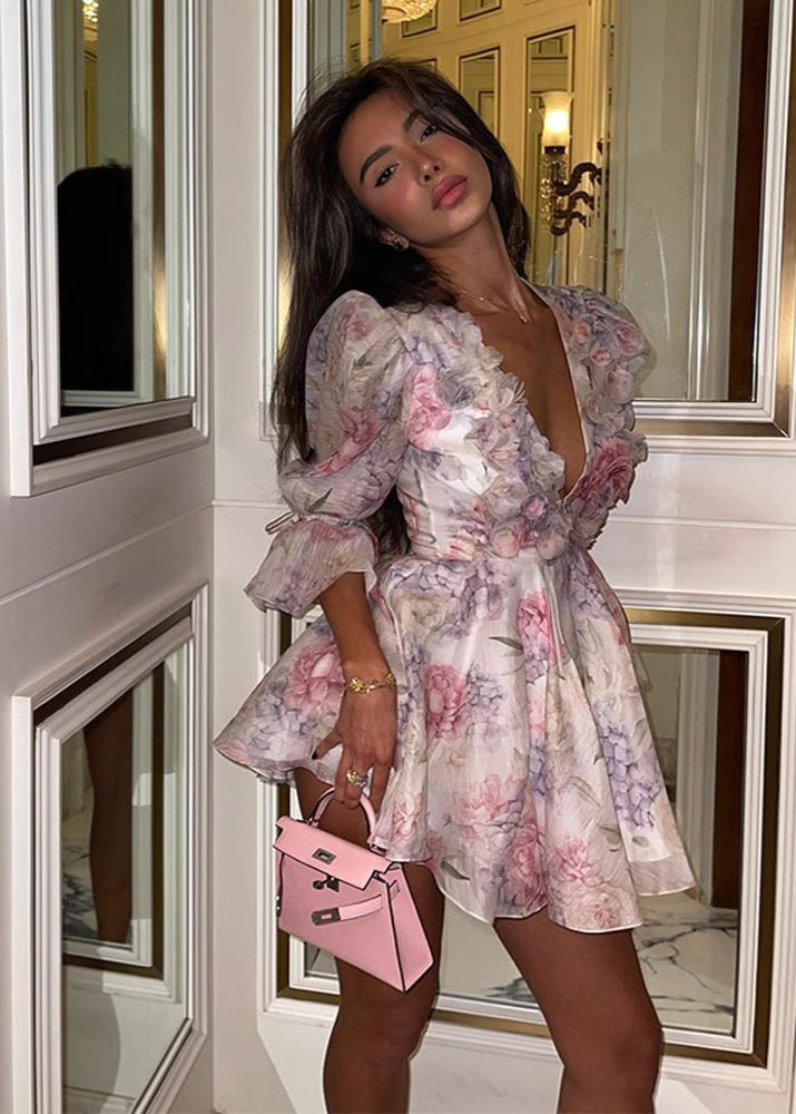 Vestido mini con volantes florales y mangas abullonadas – Vestido de fiesta ajustado y acampanado con escote en V profundo