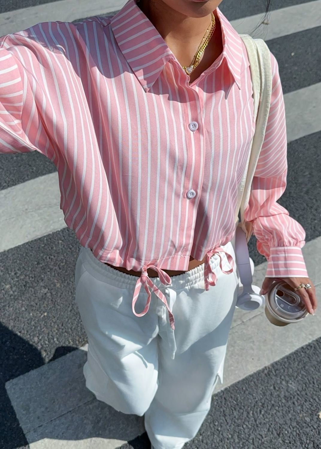 Savina - Camisa corta con botones a rayas y cordón