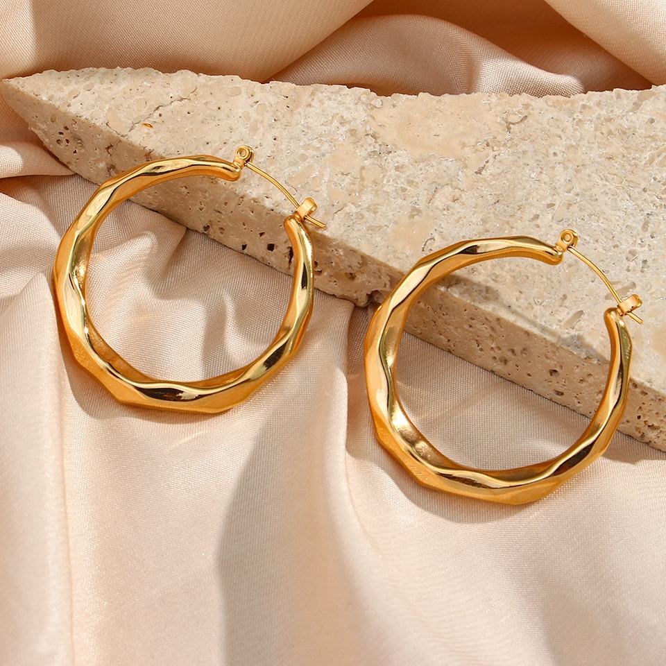 Astra Wave - Gesculpte Gouden Oorbellen