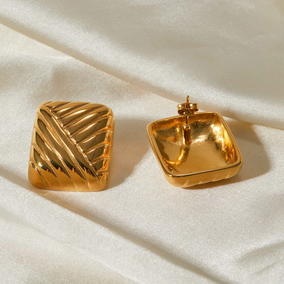 Dappere Straling - Geometrische Gouden Oorbellen