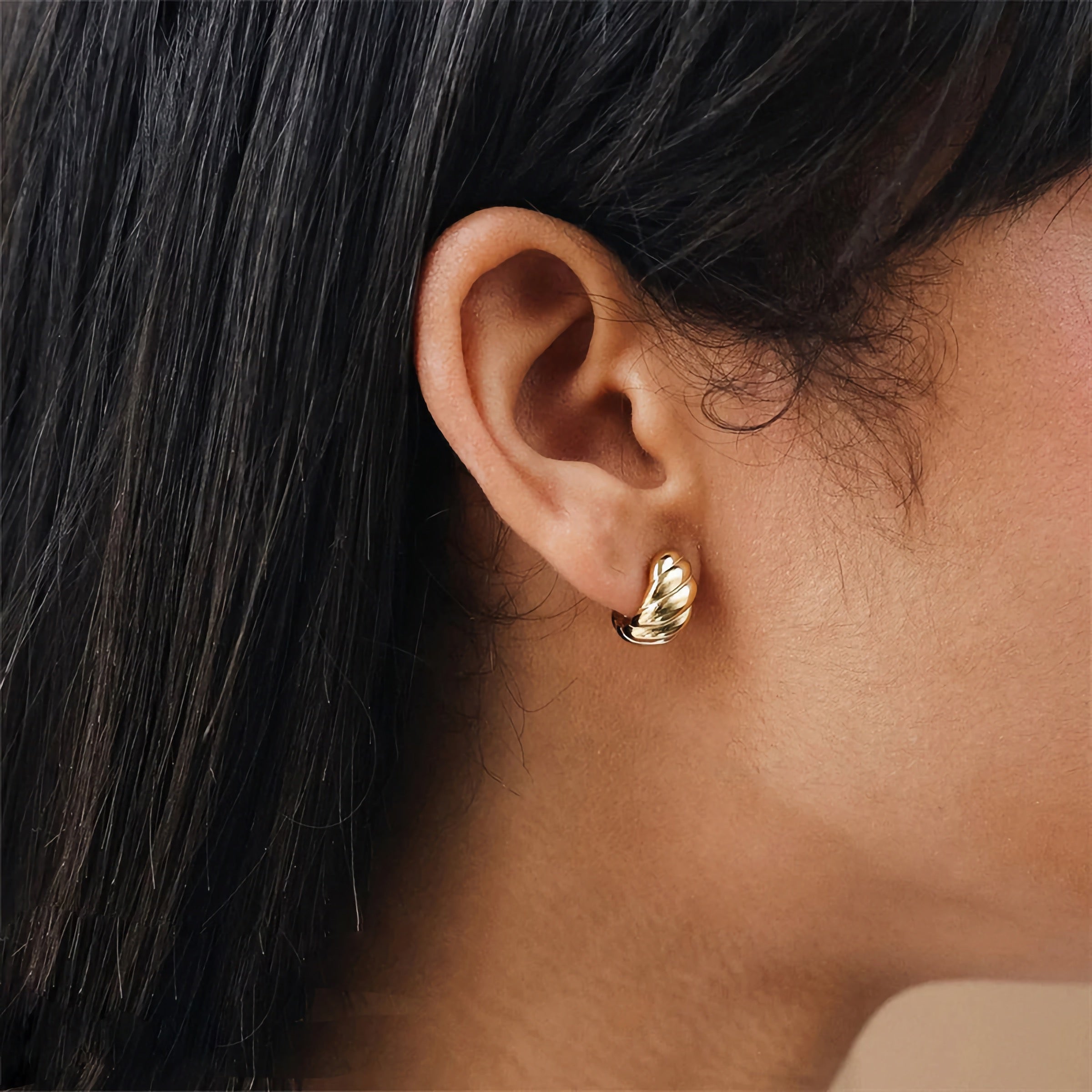Boucles d'oreilles Huggie Croissant Brielle
