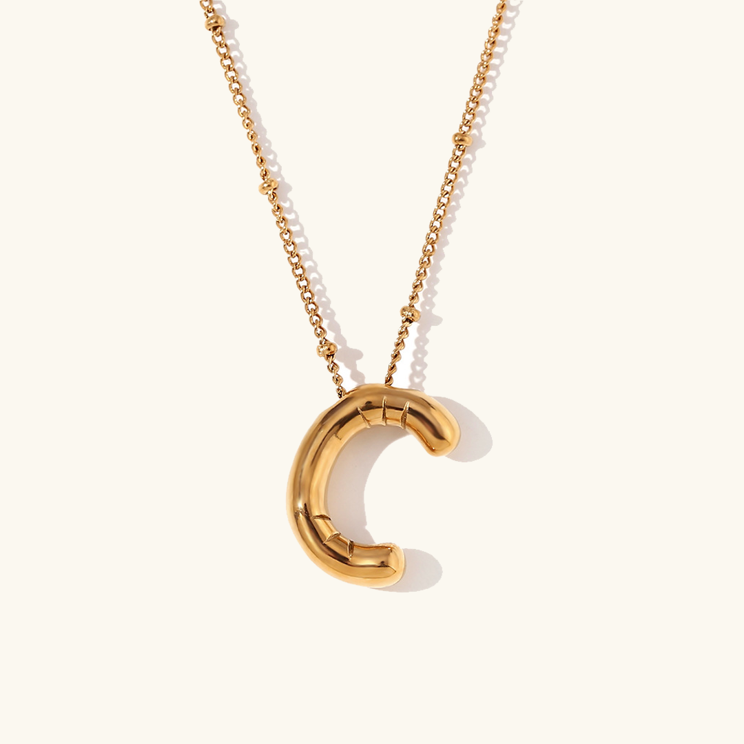 Collar con Inicial Dorada Airy Letter