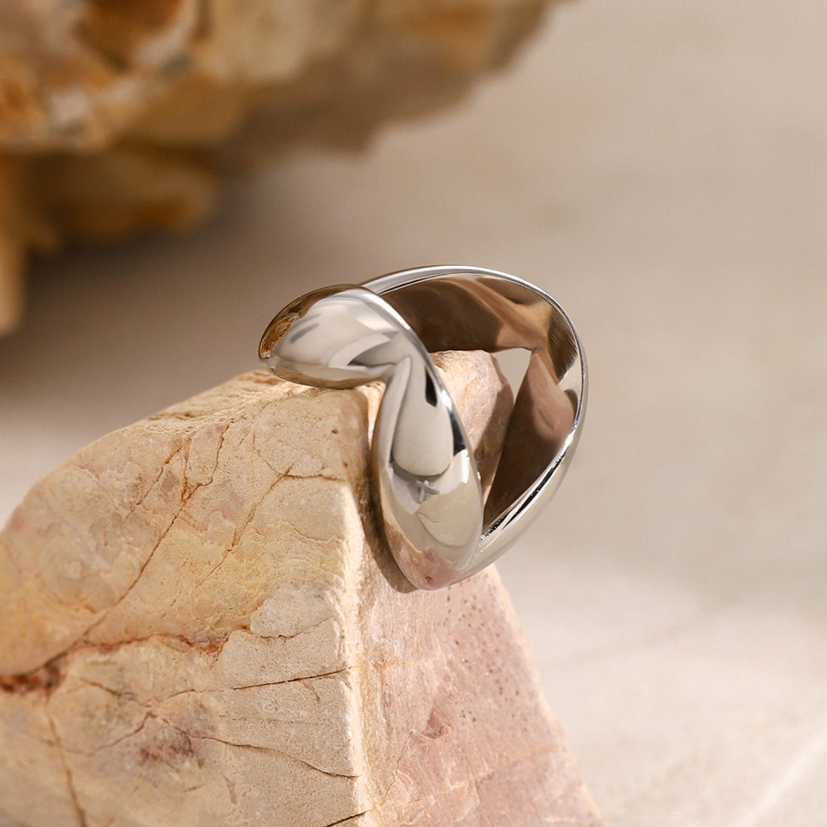 Celeste Sculpturale Ring