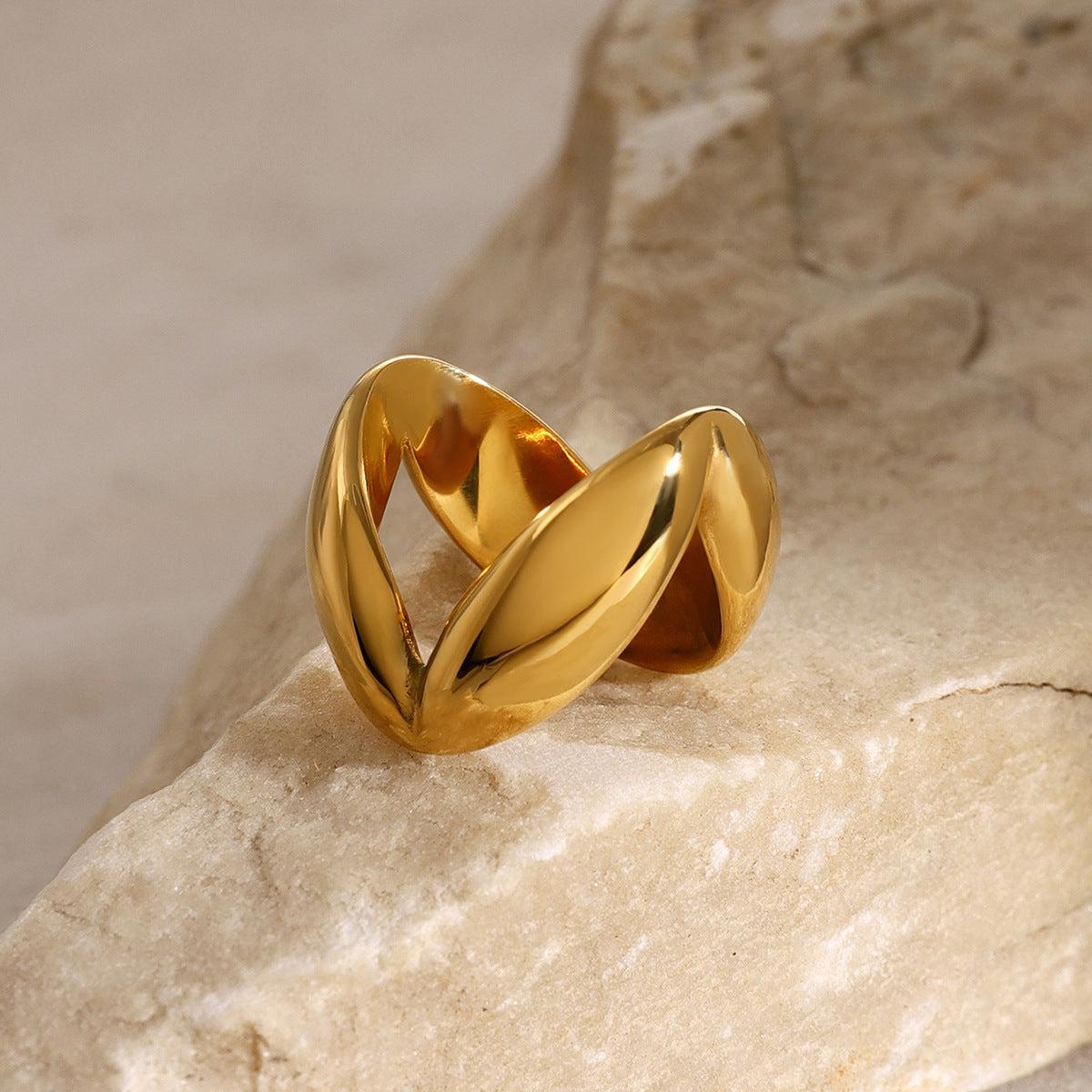 Celeste Sculpturale Ring