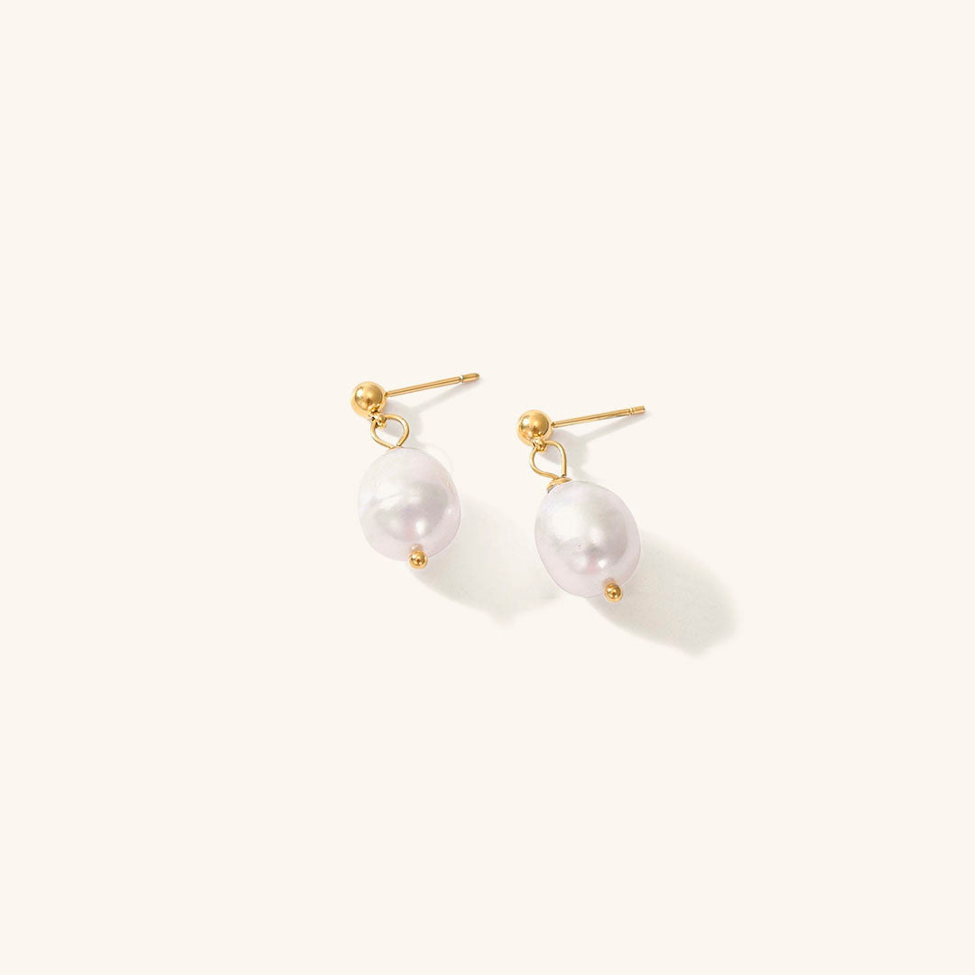 Delilah Zoetwater Parel Dangle Oorbellen