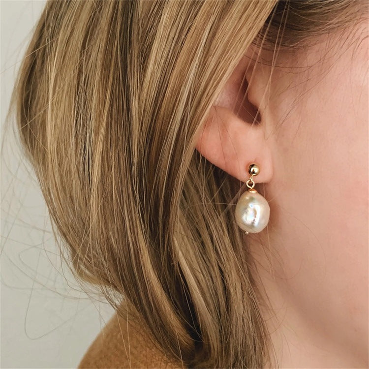 Delilah Zoetwater Parel Dangle Oorbellen
