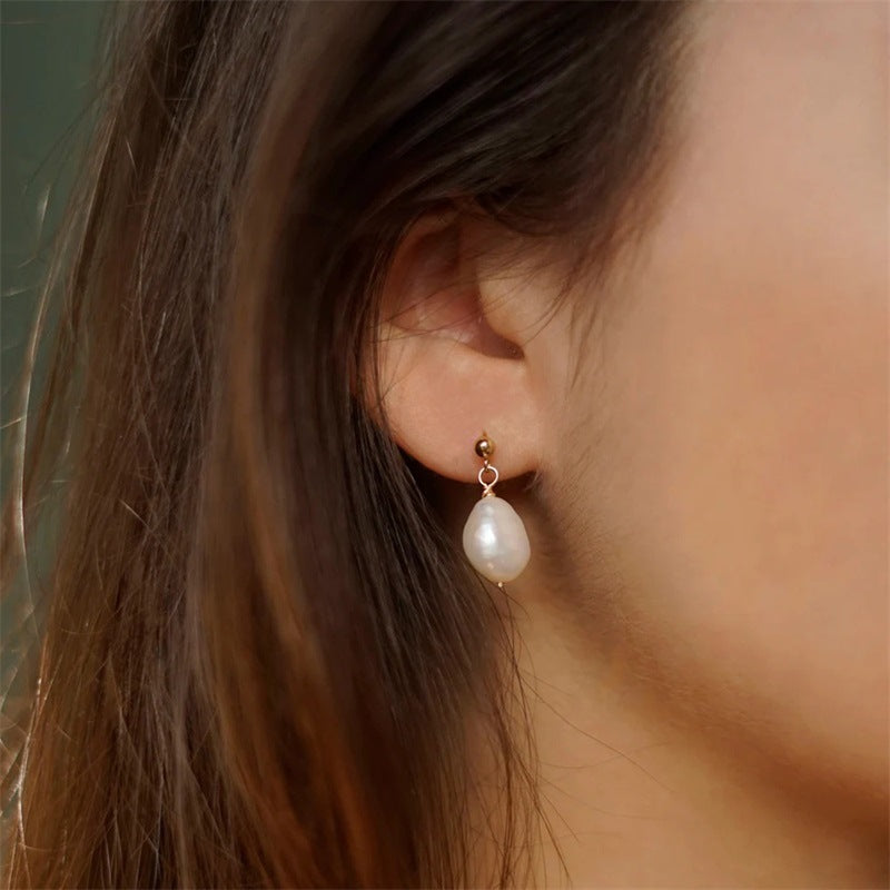 Delilah Zoetwater Parel Dangle Oorbellen