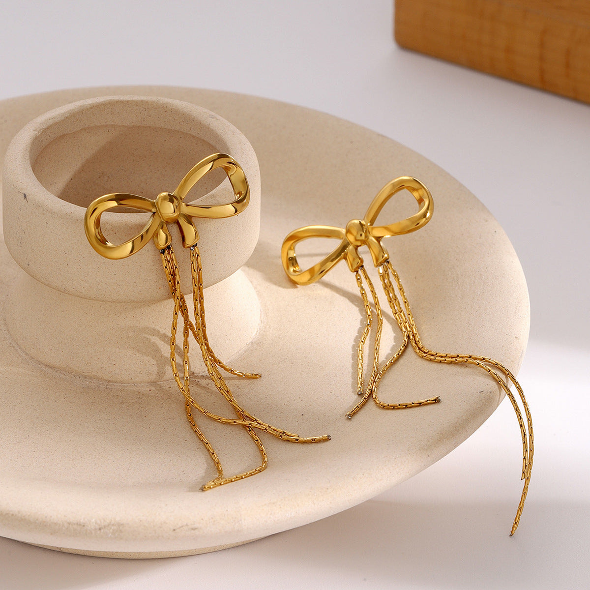Elegante Gouden Boog Dangle Oorbellen
