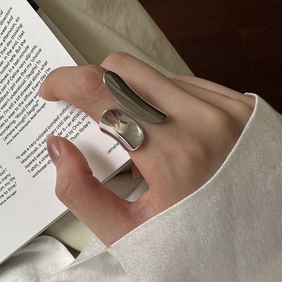Onda Esculpida - Anillo Ajustable de Declaración