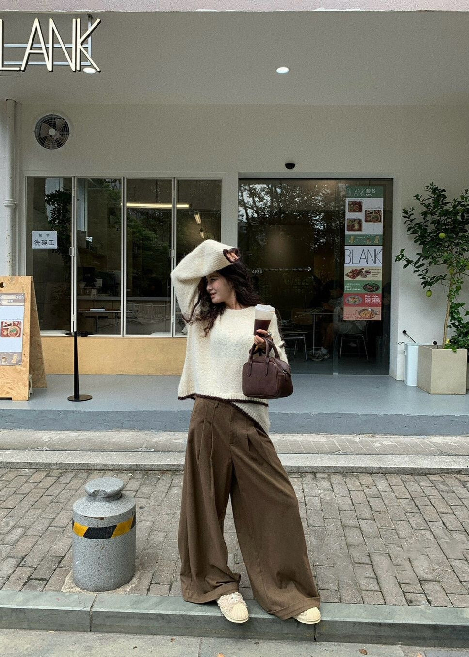 Maglione grigio sfocato con rifiniture a contrasto – Pullover girocollo largo da donna