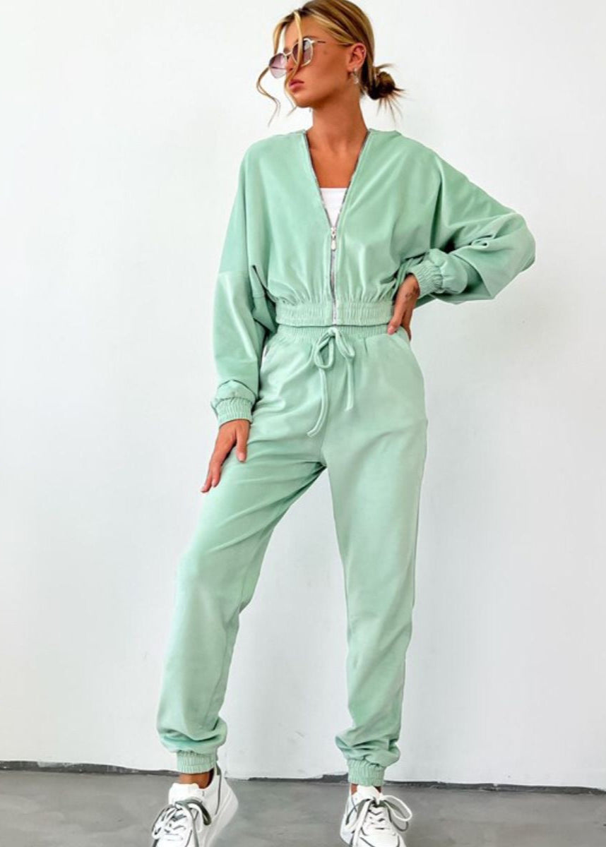 Mint Velour Zip Hoodie and Jogger Set – Relaxed Two-Piece Women’s Outfit