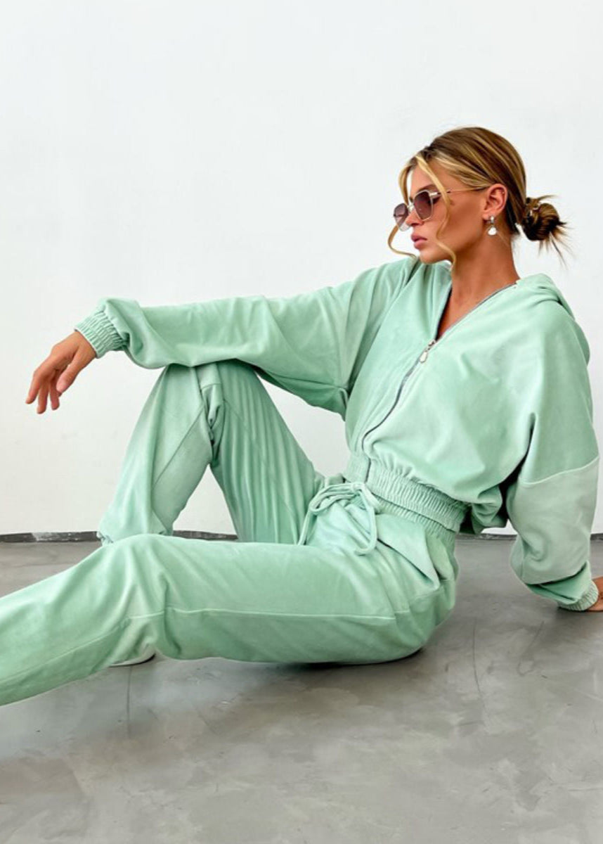 Mint Velour Zip Hoodie and Jogger Set – Relaxed Two-Piece Women’s Outfit