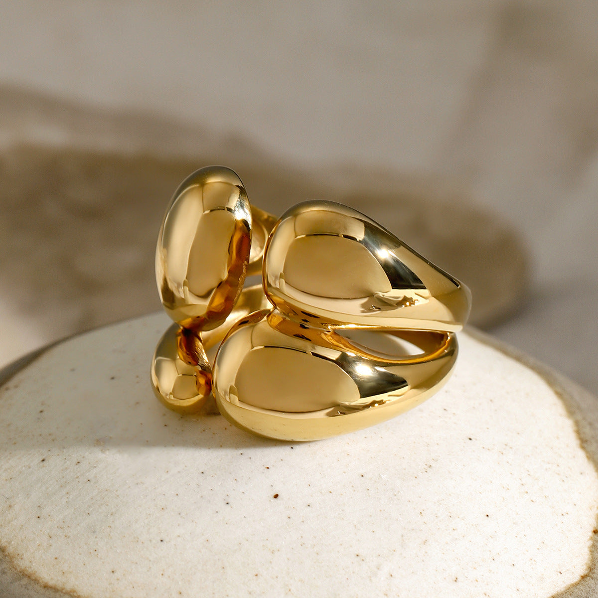 Isla Pebble - Gesculpteerde Gouden Ring