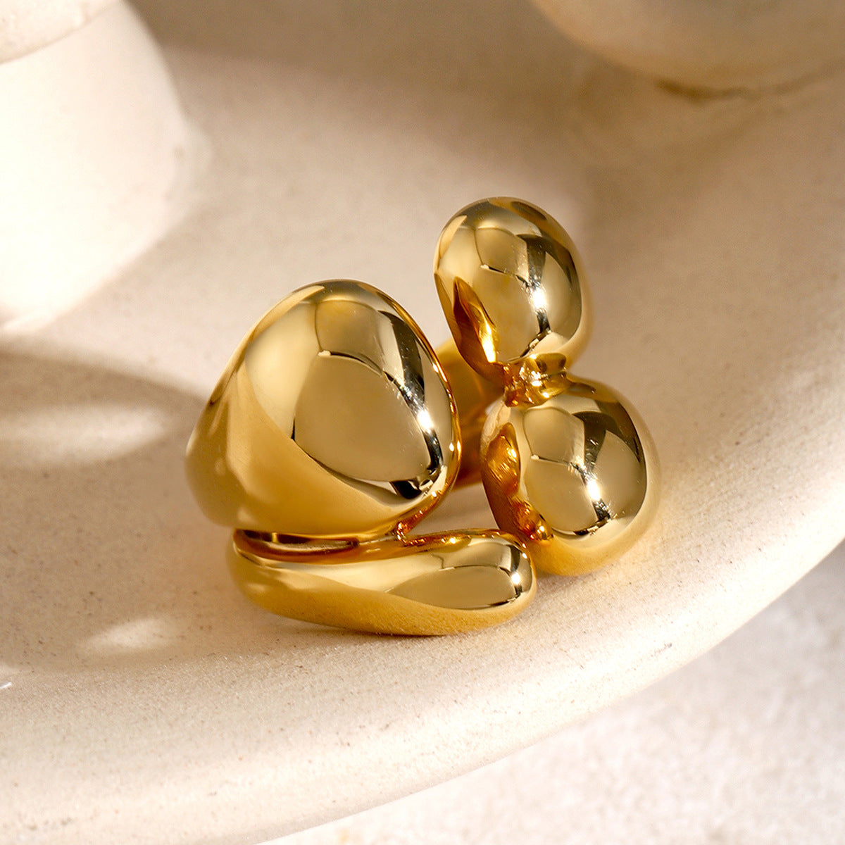 Isla Pebble - Gesculpteerde Gouden Ring