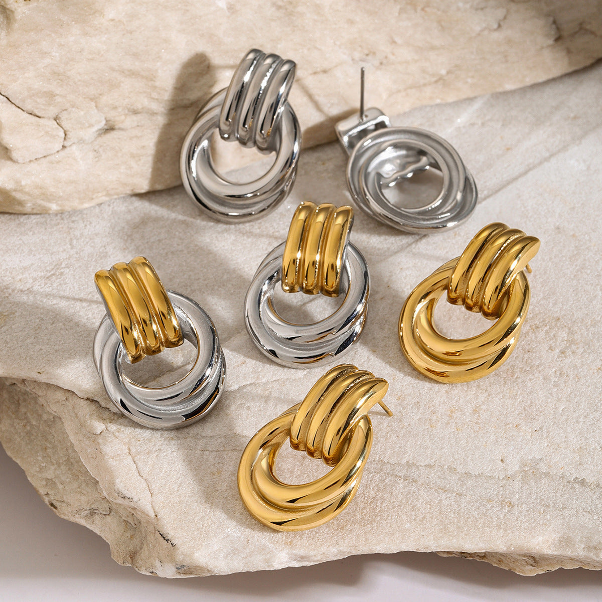 Boucles d'oreilles en anneau interconnecté Luna
