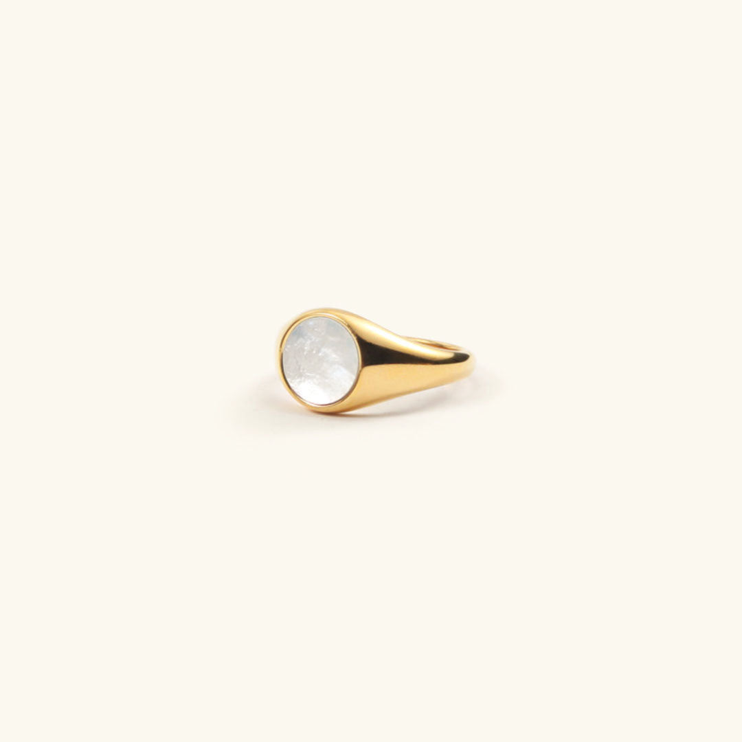Luna Perlmutt Ring