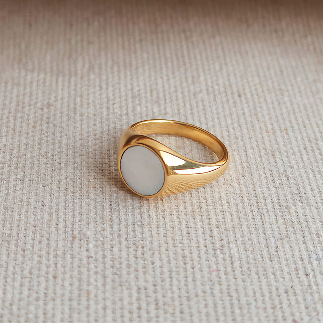 Luna Perlmutt Ring