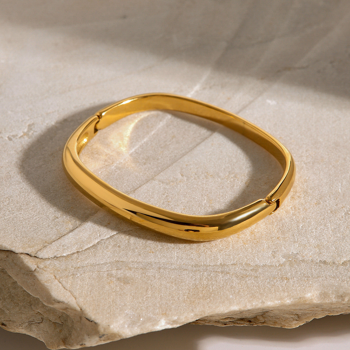 Glanzende Gouden Bangle