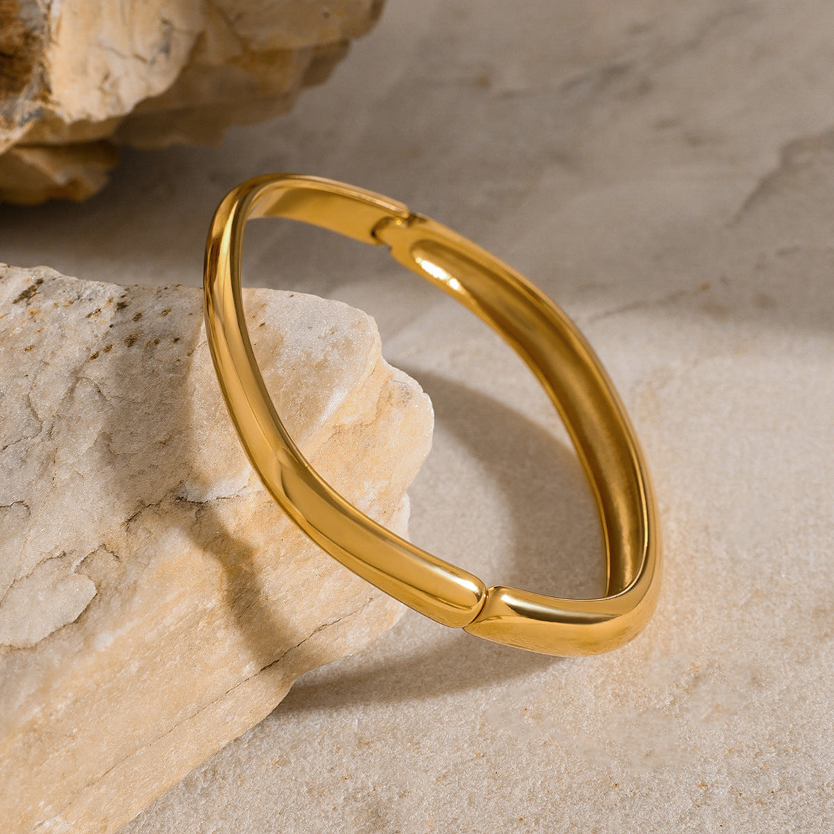 Glanzende Gouden Bangle