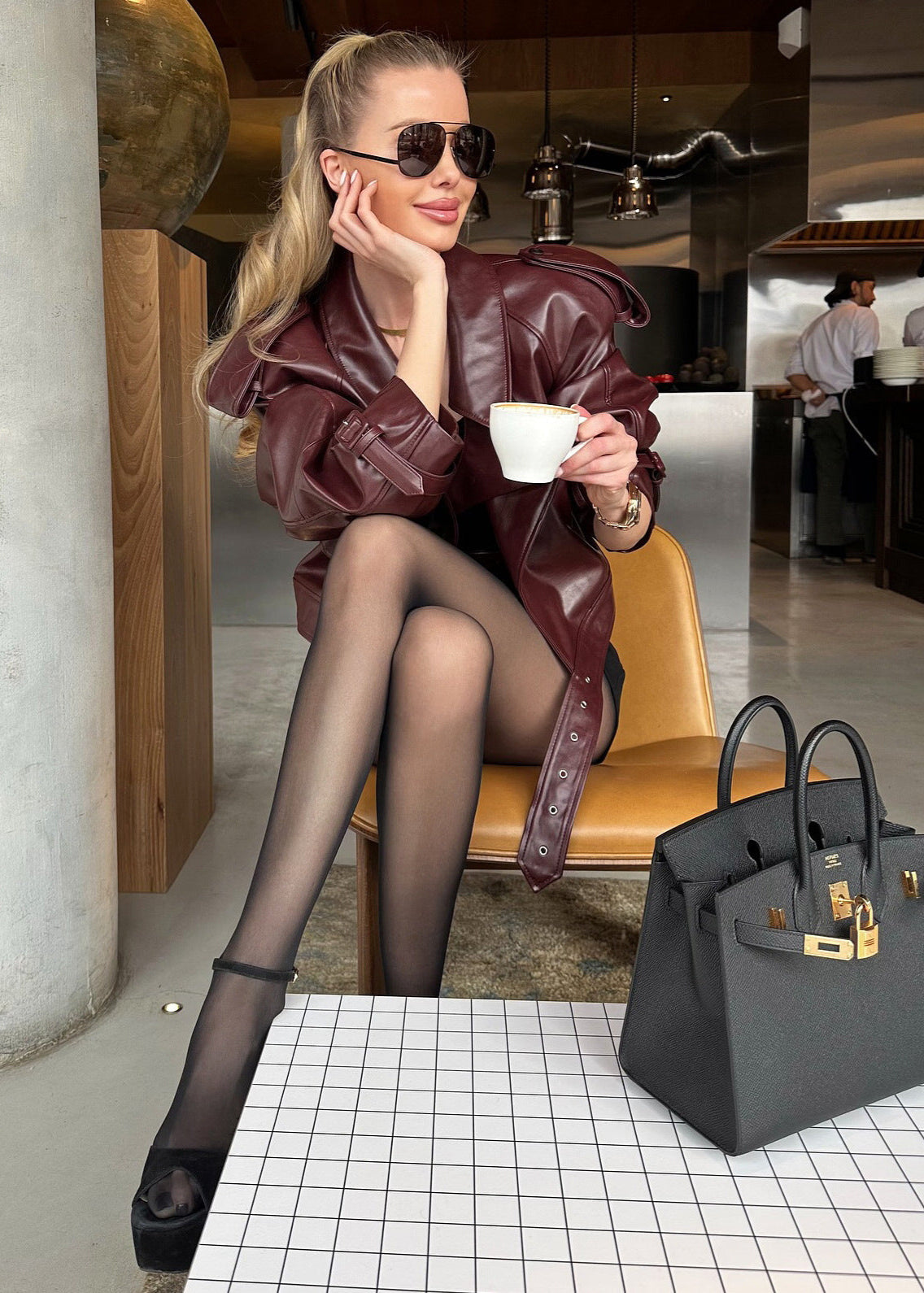 Veste Valencia – Moto ceinturée en similicuir court couleur rouge vin