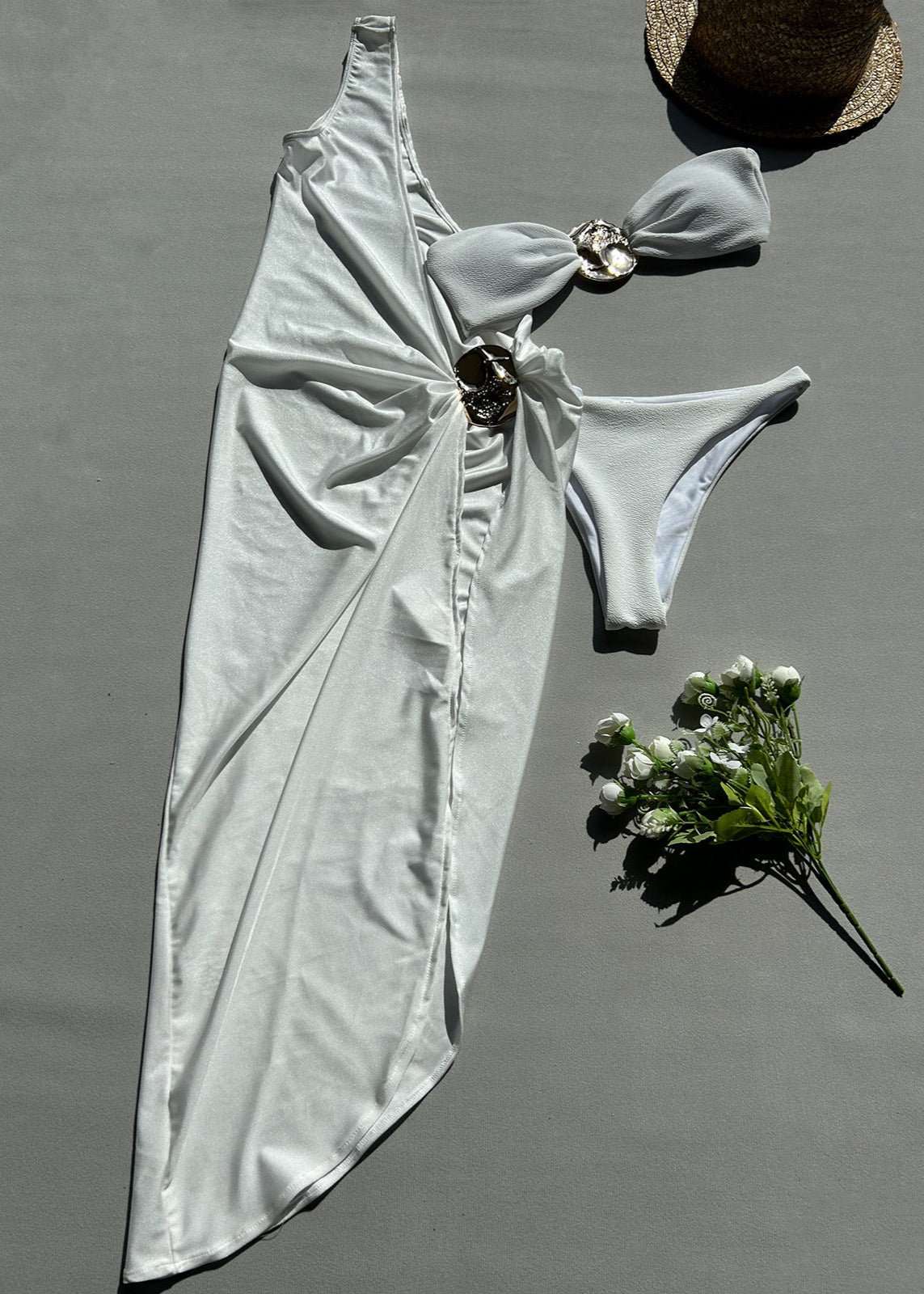 Isla - Traje de baño de un solo hombro y conjunto de pareo