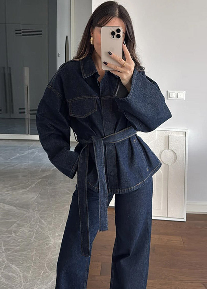 Conjunto de mezclilla índigo estructurada – chaqueta oversized con cinturón y pantalones de pierna recta