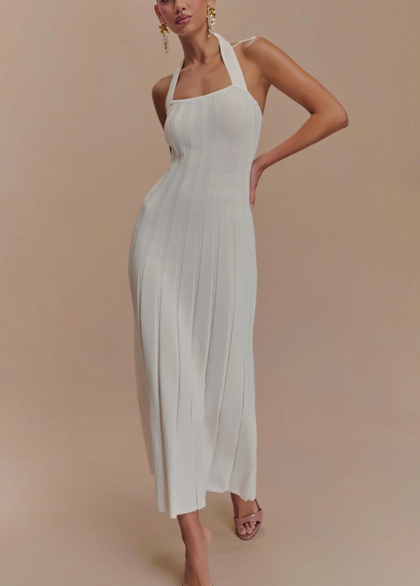 Liora – Robe midi en maille à nouer dans le dos