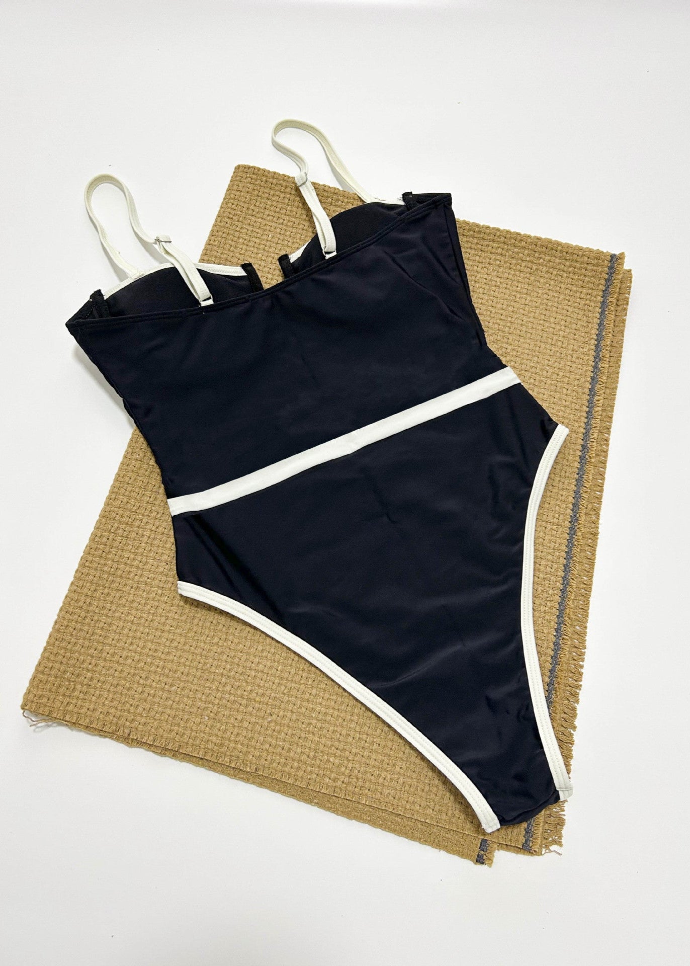 Clara - Contrast Trim Eénstuk Zwemoutfit
