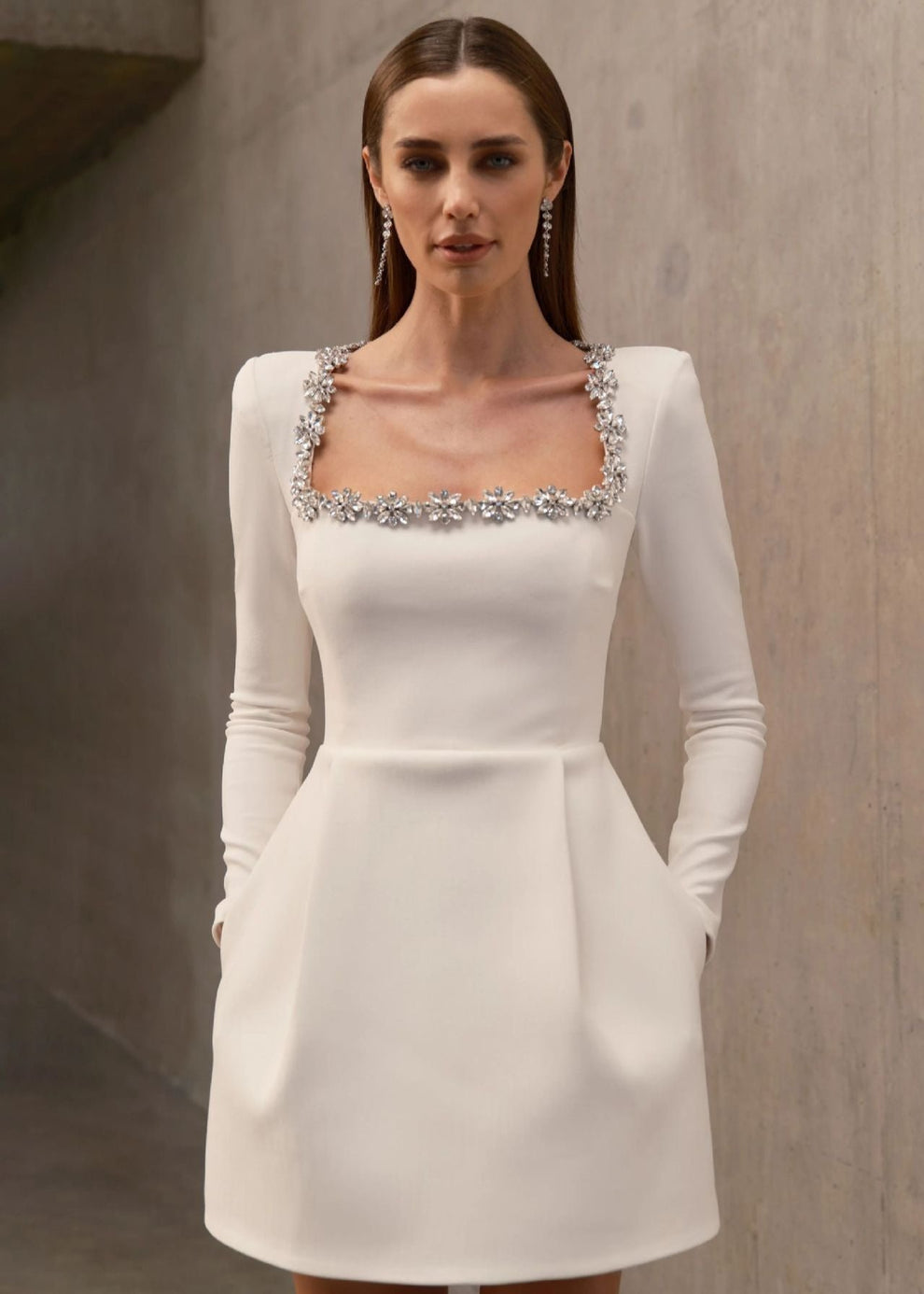 Vestito Mini con Scollo Quadrato Decorato