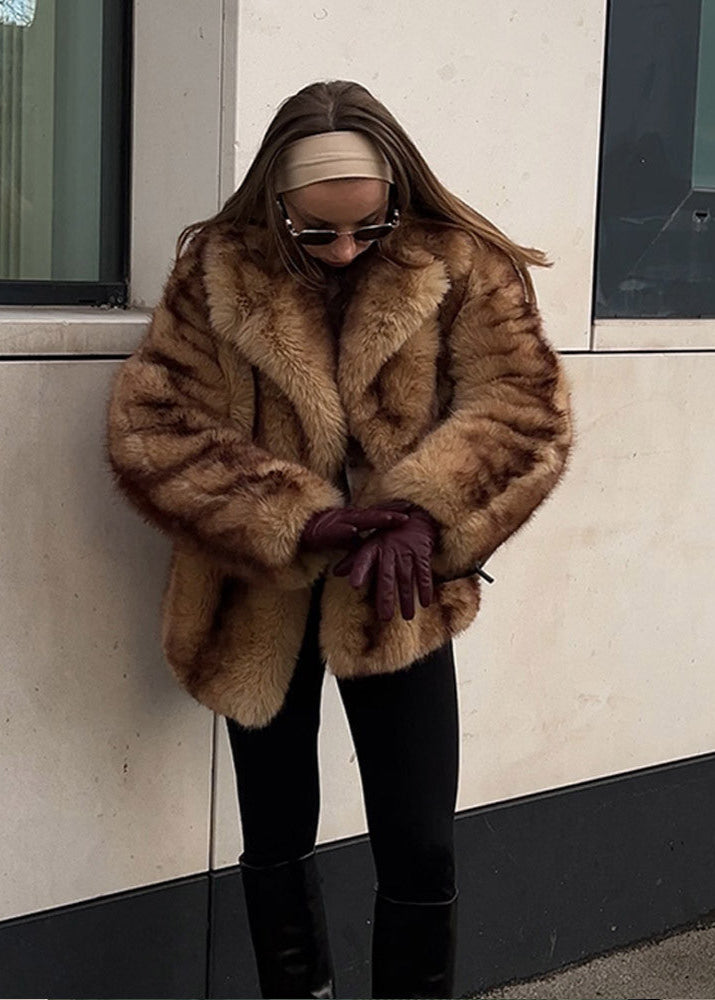 Luxe Essentie - Pluche Nepbont Jas