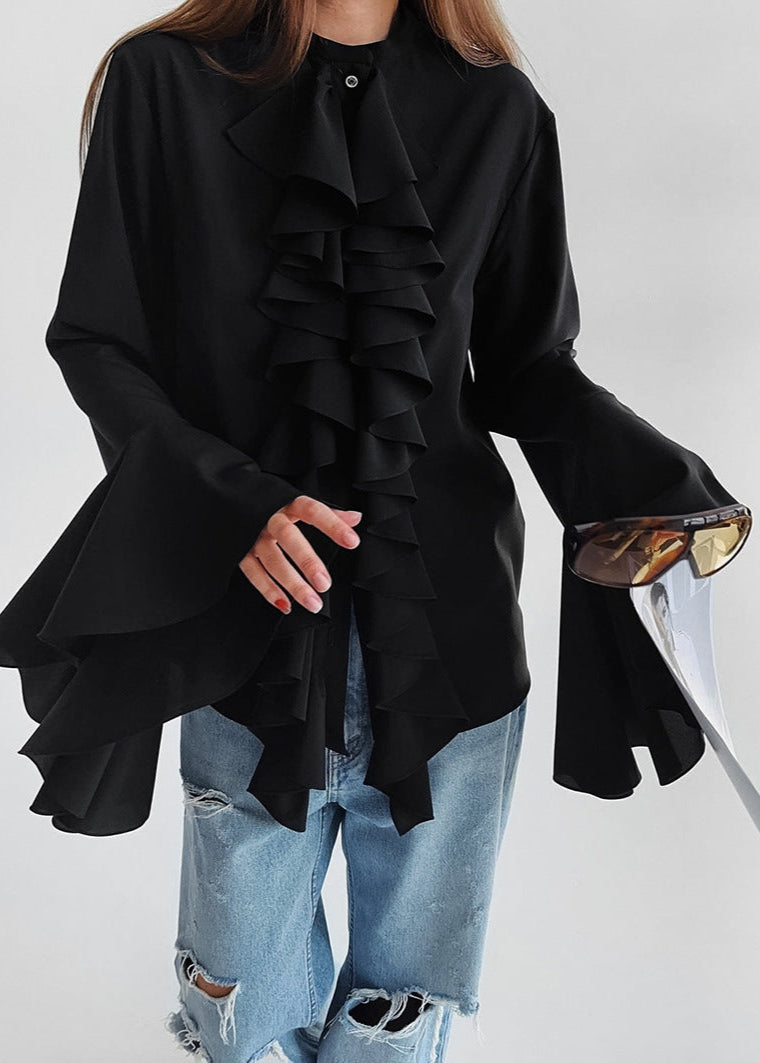 Drama Noir - Blusa con Volantes y Diseño Atractivo