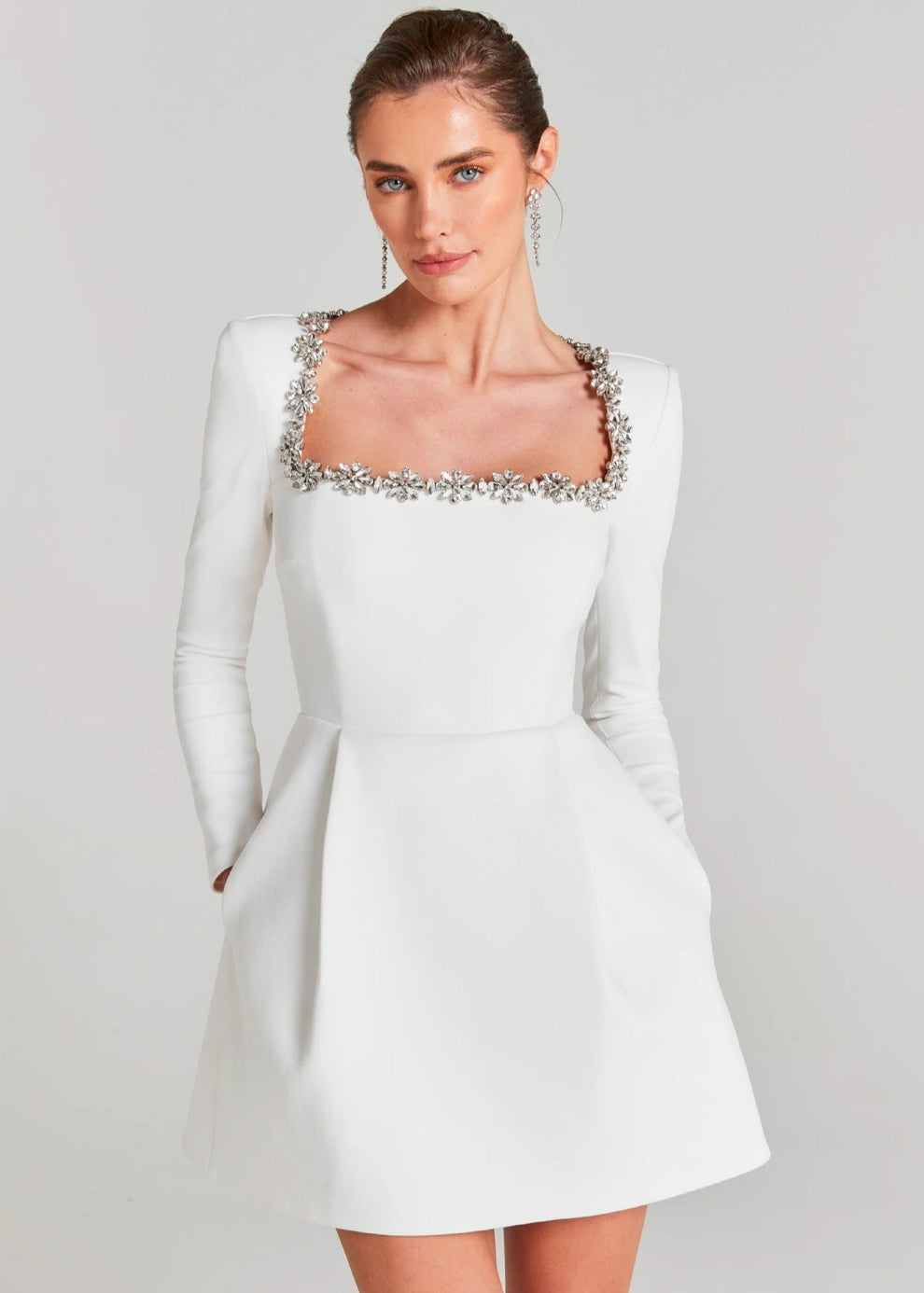 Vestito Mini con Scollo Quadrato Decorato