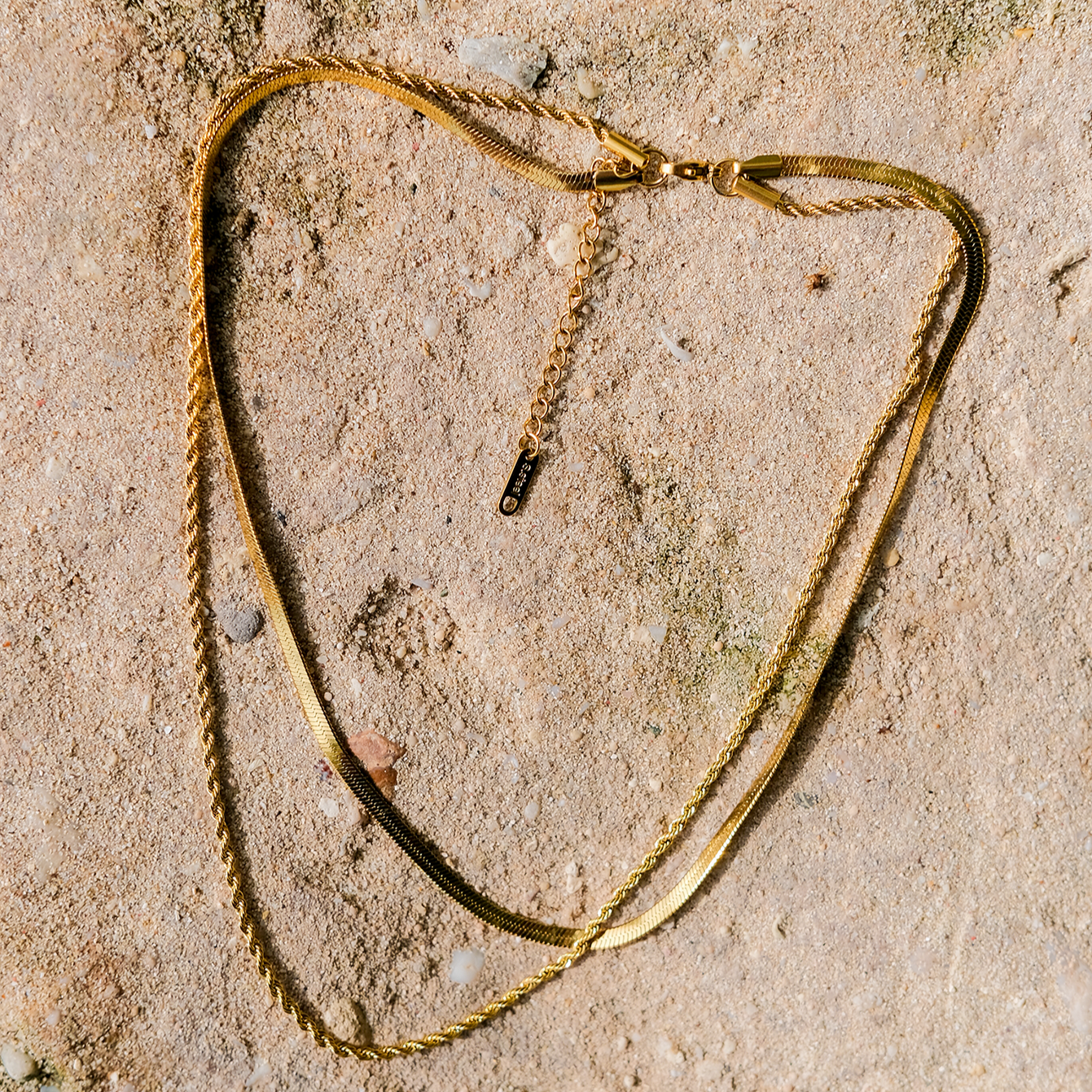 Serena Layers - Collier en double chaîne dorée