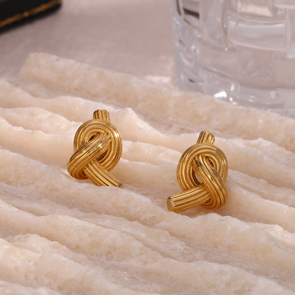 Pendientes de Nudo de Twine en Oro