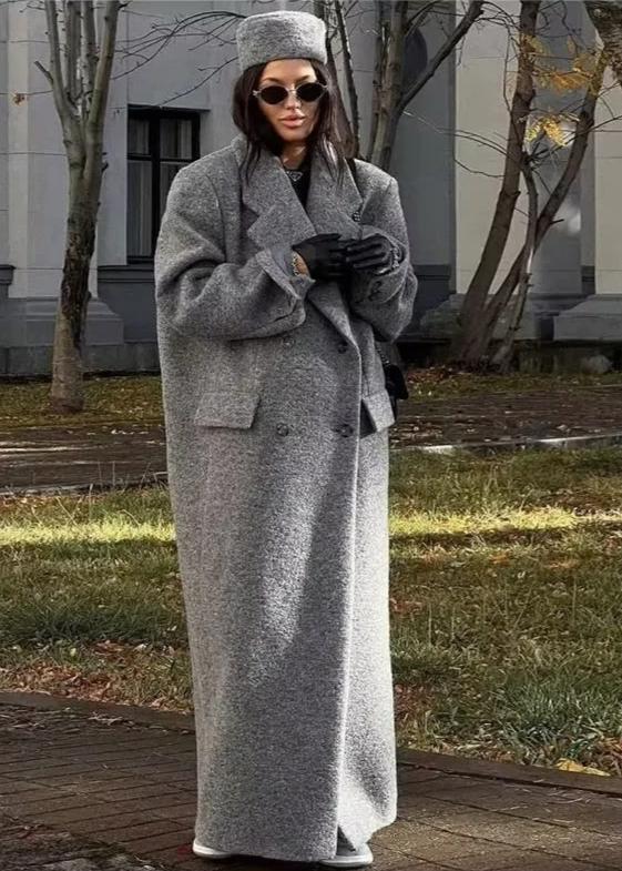 Manteau long en laine boutonné intemporel