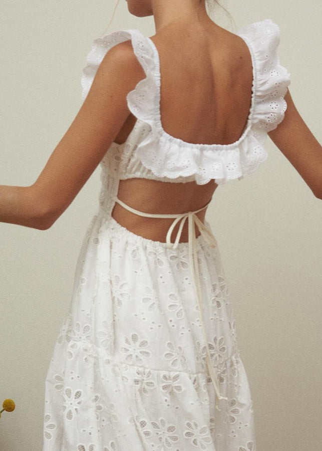 Fiorella Besticktes Maxikleid – Baumwollkleid mit Lochstickerei, Offenem Rücken und Rüschenträgern