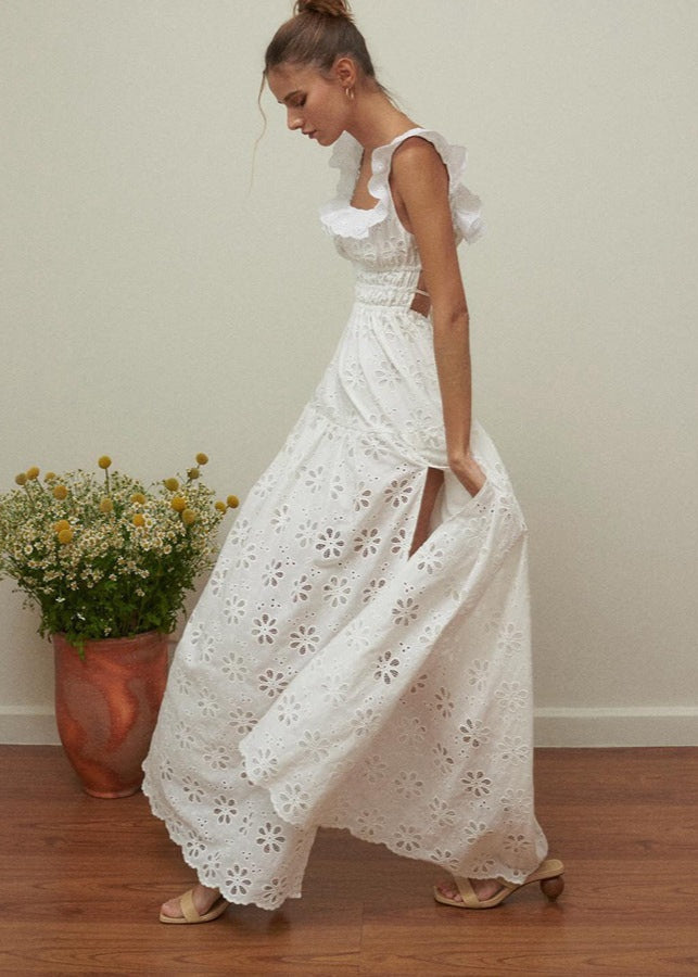 Fiorella Besticktes Maxikleid – Baumwollkleid mit Lochstickerei, Offenem Rücken und Rüschenträgern