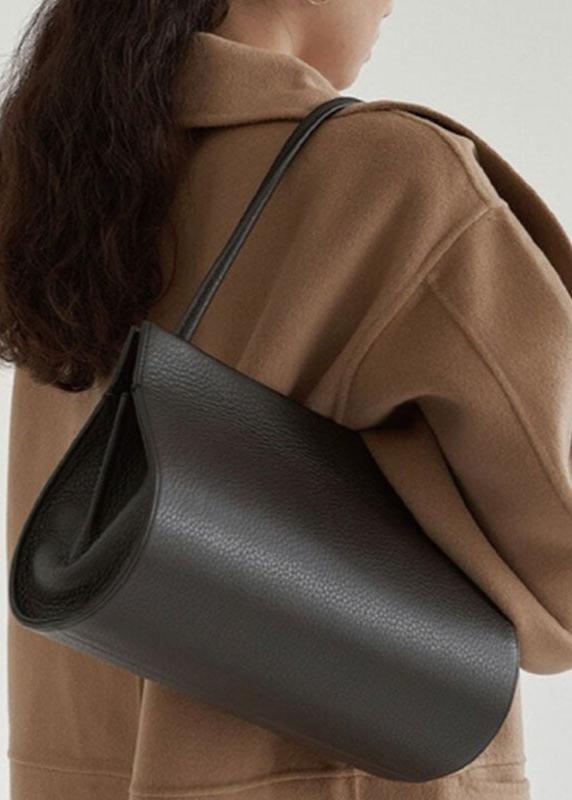 Elegant-Sleek Shoulder Bag - VibeSoothe