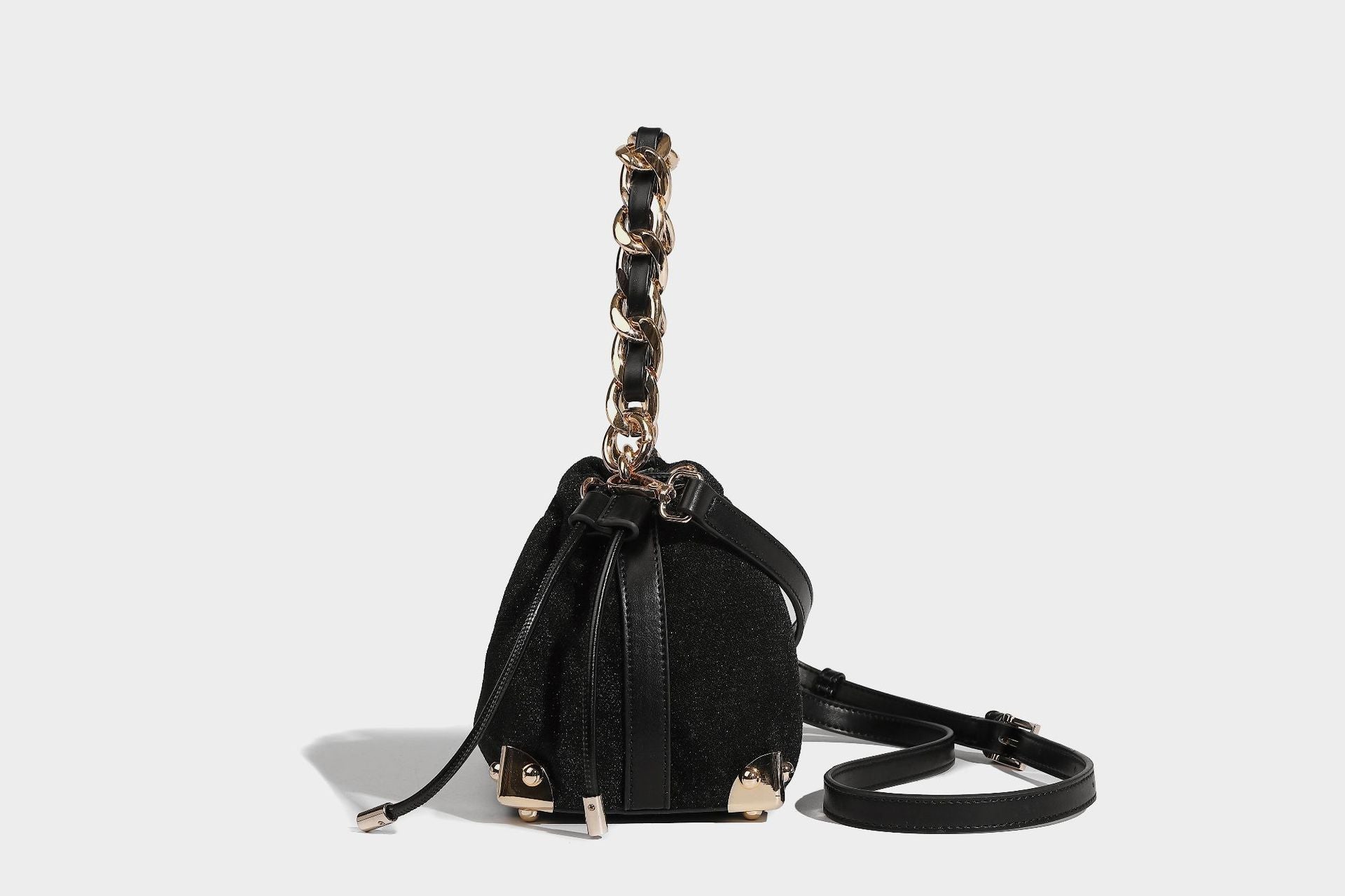 Chic-Chain Velvet Crossbody Bag - VibeSoothe