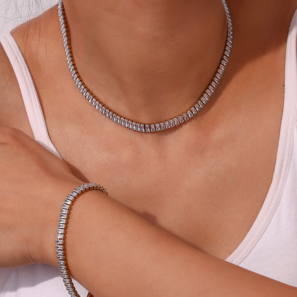 Radiance Luxe - Collier en imitation de diamant